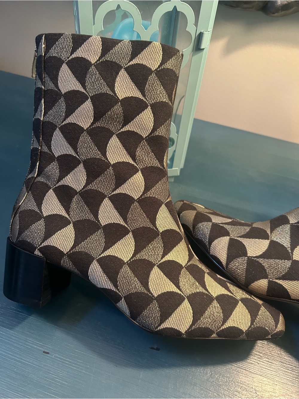 Ann Taylor NWOB Black/Cream/Gold Shimmer Geometric Ankle Boots Sz 8M Retail $258